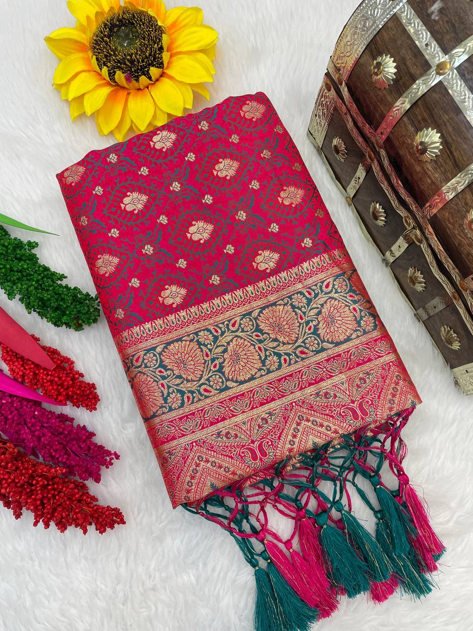 Pretty Rani-Rama Soft Banarasi Silk Saree With Snazzy Blouse Piece