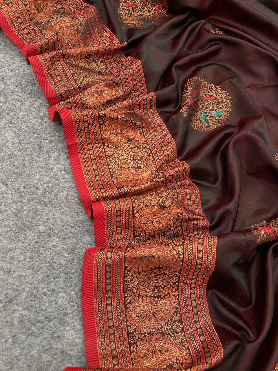 Pretty Red Soft Banarasi Silk Saree With Snazzy Blouse Piece
