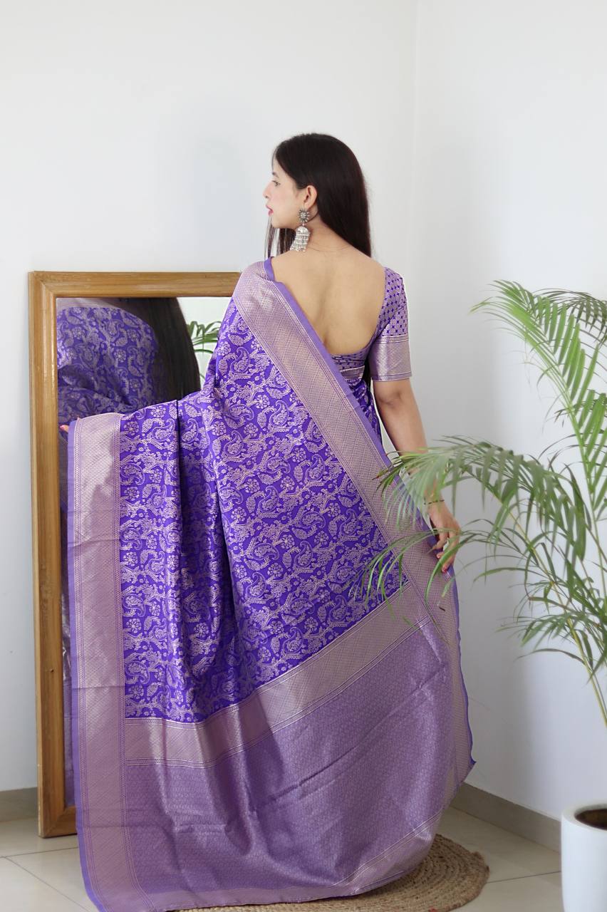 Lavender Colour Saree Comes With Heavy Brocade Blouse