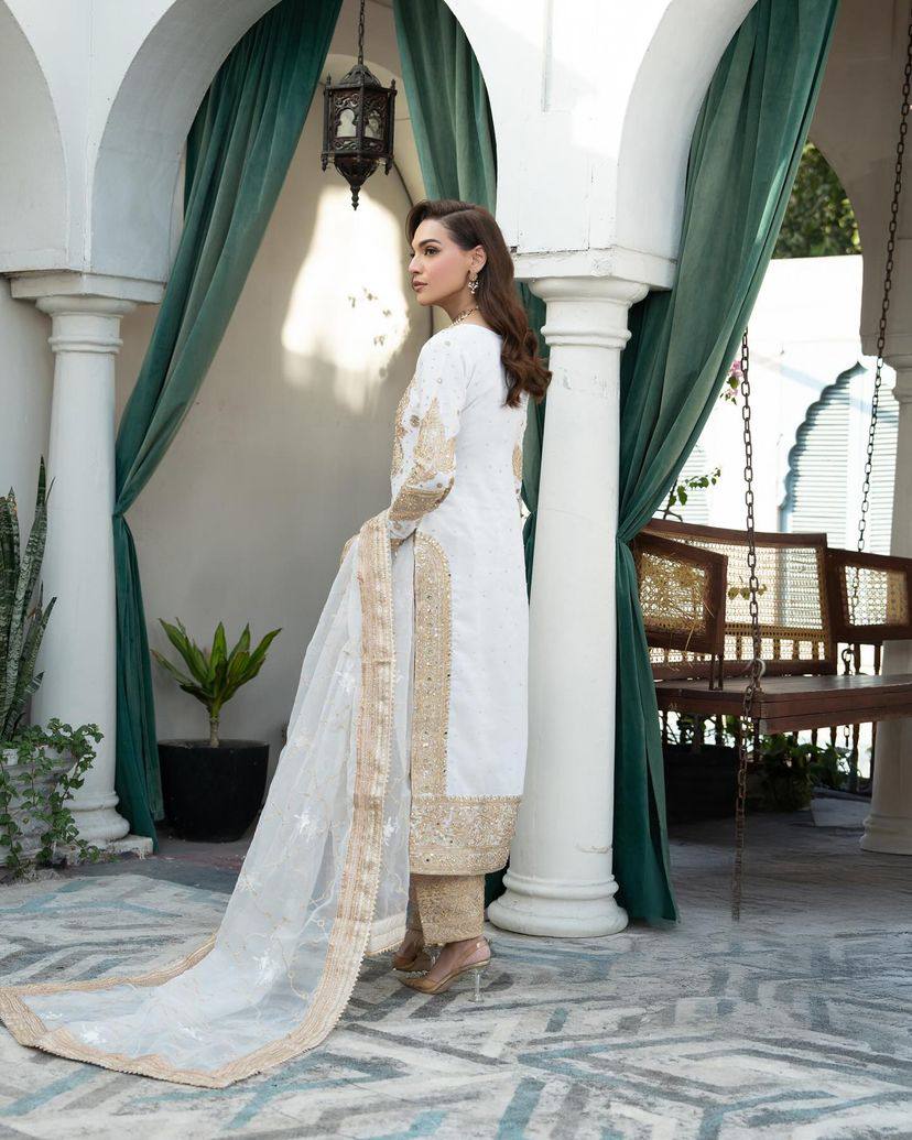 Elegant White Chinon Silk Embroidered Suit Set with Dupatta
